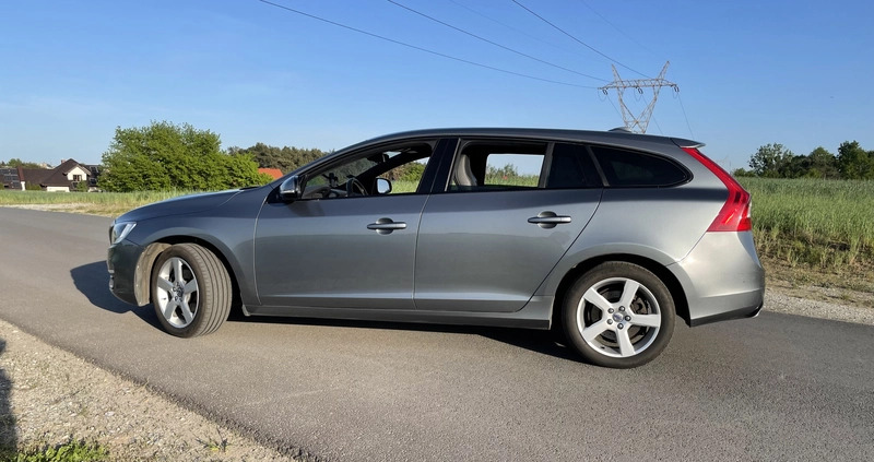 Volvo V60 cena 61999 przebieg: 190542, rok produkcji 2017 z Szczecin małe 172